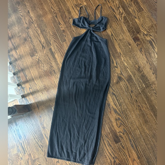 Elegant Black Maxi Dress - Picture 4 of 9